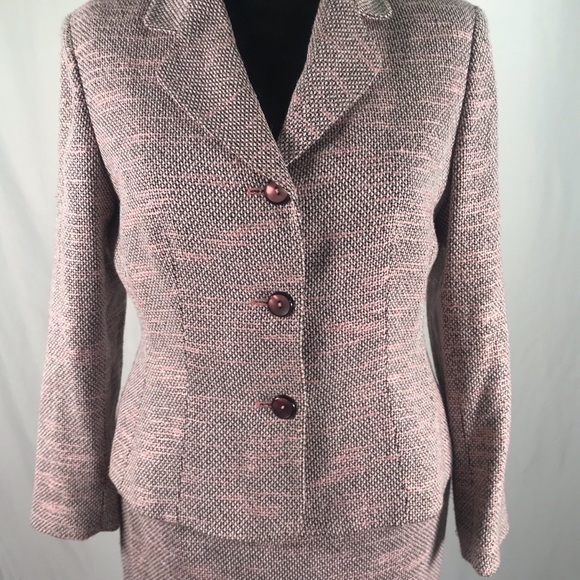 90’s Vintage Le Suit Pink Tweed Skirt Suit - Picture 5 of 11